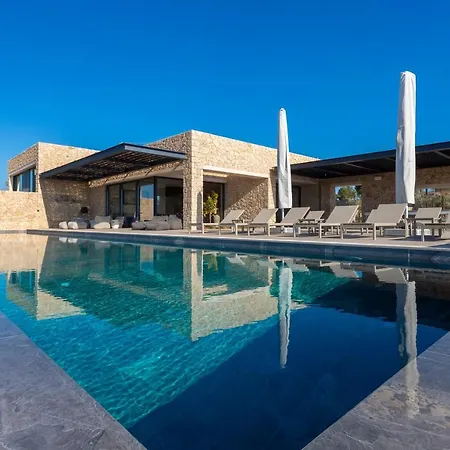 Villa Alchaca - New Magnificent With Infinity Pool & Tennis *