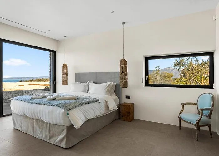 Alchaca - New Magnificent With Infinity Pool & Tennis Villa Koilás